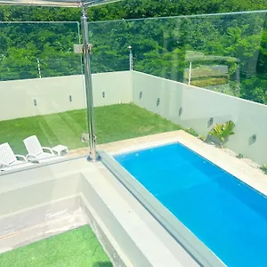 5-star-villa-minutes-from-airport-and-beaches.comcaribbean.com/